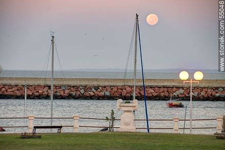 Luna llena en el puerto - Departamento de Maldonado - URUGUAY. Foto No. 55046