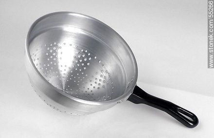 Aluminum colander with handle -  - MORE IMAGES. Photo #55266
