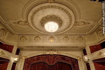 Bartolomé Macció Theatre. Ceiling with Murano glass chandelier. - San José - URUGUAY. Photo #55511