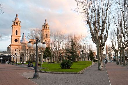 Plaza los Treinta y Tres at sunset - San José - URUGUAY. Photo #55452