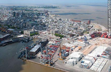 Terminal TCP y vista aérea de la ciudad de Montevideo - Departamento de Montevideo - URUGUAY. Foto No. 55700