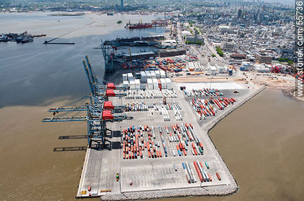 Giant cranes and TCP container yard - Department of Montevideo - URUGUAY. Photo #55736