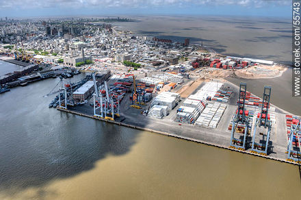 Vista aérea del Puerto de Montevideo, Ciudad Vieja y Punta Carretas - Departamento de Montevideo - URUGUAY. Foto No. 55743