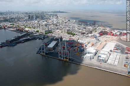 Aerial view of the port of Montevideo, Ciudad Vieja and Punta Carretas quarters - Department of Montevideo - URUGUAY. Photo #55744