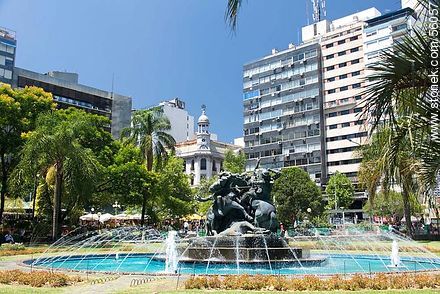 Plaza Fabini. Monumento al Entrevero. - Departamento de Montevideo - URUGUAY. Foto No. 56057