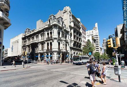 Banco República on the corner of 18 de Julio Ave. and Julio Herrera y Obes St. - Department of Montevideo - URUGUAY. Photo #56100