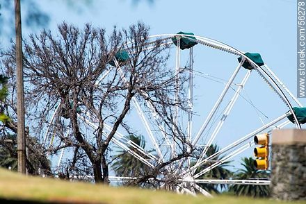 Giant wheel in  Parque Rodo - Department of Montevideo - URUGUAY. Photo #56278