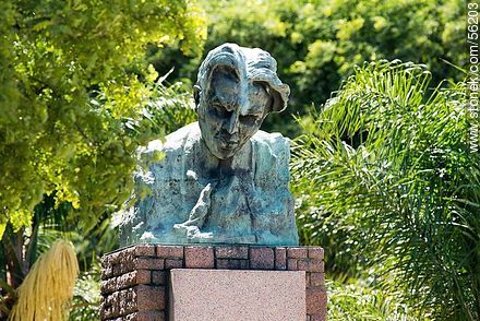 Bust of Florencio Sánchez. Author: Luis Pedro Cantú - Department of Montevideo - URUGUAY. Photo #56203