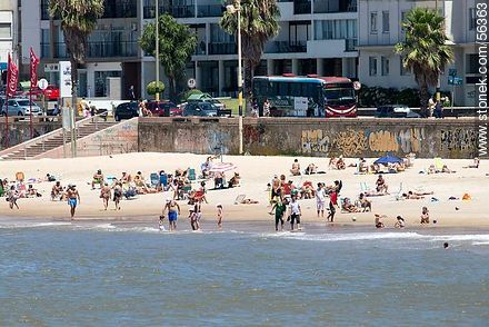 Disfrutando el verano en la playa - Departamento de Montevideo - URUGUAY. Foto No. 56363