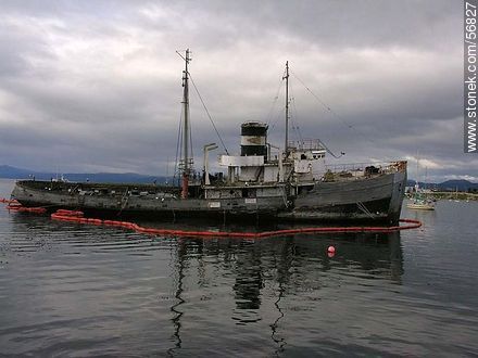 Port of Ushuaia. The Beagle Channel -  - ARGENTINA. Photo #56827
