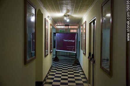 Teatro Larrañaga. Galería con exposición de programas antiguos. - Departamento de Salto - URUGUAY. Foto No. 56936
