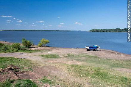 Small beach on the Río Negro river north of Route 3. View to the Durazno departmental limit. - Department of Paysandú - URUGUAY. Photo #57289
