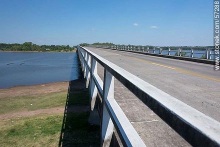 Puente en la ruta 3 sobre el Río Negro, embalse de la represa de Paso del Palmar. Próximo al límite con el departamento de Flores. - Departamento de Paysandú - URUGUAY. Foto No. 57288