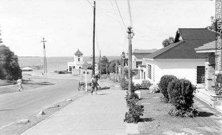 Avenida España y Rambla en parada 25 de la Mansa - Punta del Este y balnearios cercanos - URUGUAY. Foto No. 57420