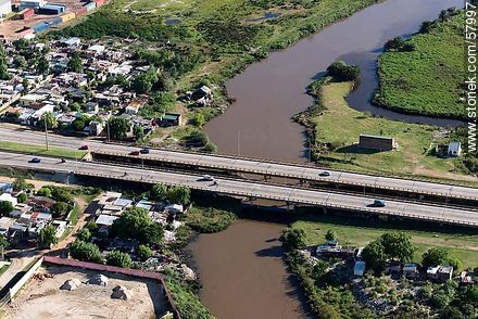 Bridge on Route 1 over the creek Pantanoso - Department of Montevideo - URUGUAY. Photo #57997