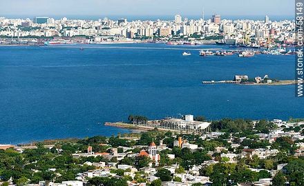 Vista aérea de la bahía y ciudad de Montevideo - Departamento de Montevideo - URUGUAY. Foto No. 58149