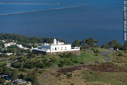 Vista aérea de la fortaleza del Cerro de Montevideo - Departamento de Montevideo - URUGUAY. Foto No. 58120