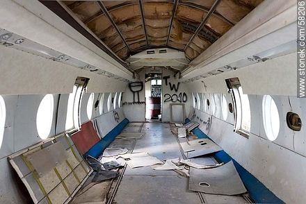 Viejo avión Fokker abandonado en Melilla. Interior del fuselaje -  - IMÁGENES VARIAS. Foto No. 58206