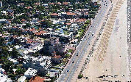 Vista aérea de la rambla Rep. de México. Playa Carrasco. - Departamento de Montevideo - URUGUAY. Foto No. 58307