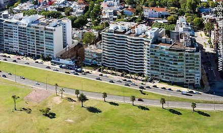 Aerial view of the Rambla Rep. of the Peru. Well of the Hyatt Hotel (2013) - Department of Montevideo - URUGUAY. Photo #58384