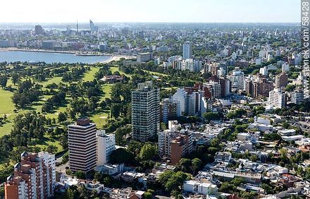 Vista aérea del Club de Golf, edificios del Bulevar Artigas, calle José Luis Zorrilla de San Martín - Departamento de Montevideo - URUGUAY. Foto No. 58428