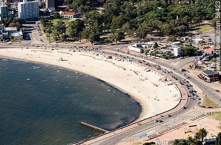 Vista aérea de la Playa Ramírez - Departamento de Montevideo - URUGUAY. Foto No. 58423