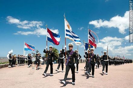 Día de la Armada en su plaza de Punta Gorda. Desfile de cadetes. - Departamento de Montevideo - URUGUAY. Foto No. 58587