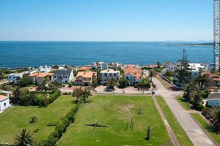 From the lighthouse of Punta del Este. Calle El Faro west - Punta del Este and its near resorts - URUGUAY. Photo #58665