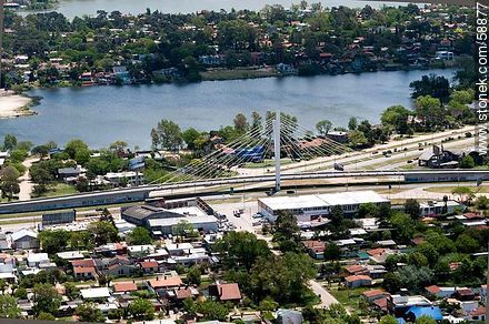 Vista aérea del Puente de las Américas en la Av. Giannattasio - Departamento de Canelones - URUGUAY. Foto No. 58877