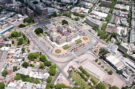 Vista aérea del Palacio Legislativo - Departamento de Montevideo - URUGUAY. Foto No. 58930