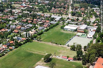 Vista aérea de los colegios Stella Maris y Scuola Italiana - Departamento de Montevideo - URUGUAY. Foto No. 59034