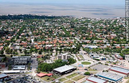 Vista aérea parcial del LATU y Carrasco al sur de Avenida Italia - Departamento de Montevideo - URUGUAY. Foto No. 59018