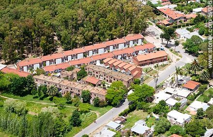 Vista aérea de viviendas del Parque Rivera - Departamento de Montevideo - URUGUAY. Foto No. 59006