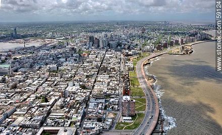 Vista aérea de la Rambla Francia en la Ciudad Vieja - Departamento de Montevideo - URUGUAY. Foto No. 59124