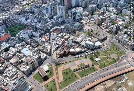 Vista aérea de la Rambla Gran Bretaña. - Departamento de Montevideo - URUGUAY. Foto No. 59112