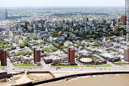 Vista aérea de la Rambla República Argentina en el Barrio Sur - Departamento de Montevideo - URUGUAY. Foto No. 59071