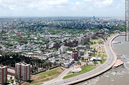 Vista aérea de la Rambla Argentina. Calle La Cumparsita. - Departamento de Montevideo - URUGUAY. Foto No. 59068