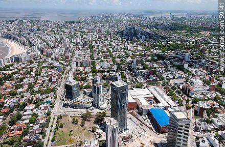 Vista aérea de Montevideo Shopping Center y las torres del WTC. Zona Franca del Buceo - Departamento de Montevideo - URUGUAY. Foto No. 59141