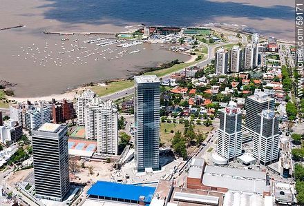 Vista aérea de Montevideo Shopping Center y las torres del WTC. Zona Franca del Buceo - Departamento de Montevideo - URUGUAY. Foto No. 59171