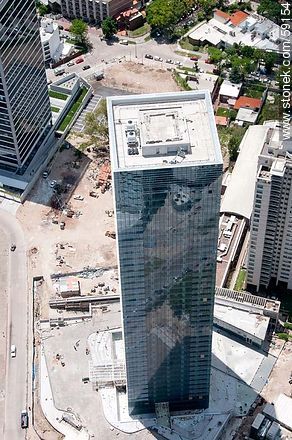 Vista aérea de la torre 4 del World Trade Center Montevideo (2012) - Departamento de Montevideo - URUGUAY. Foto No. 59154