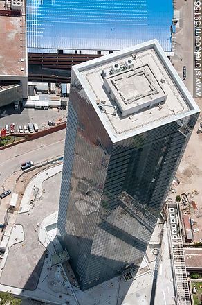 Vista aérea de la torre 4 del World Trade Center Montevideo (2012) - Departamento de Montevideo - URUGUAY. Foto No. 59156