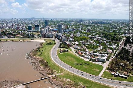 Vista aérea del barrio Buceo. Ramblas Armenia y Rep. de Chile - Departamento de Montevideo - URUGUAY. Foto No. 59253