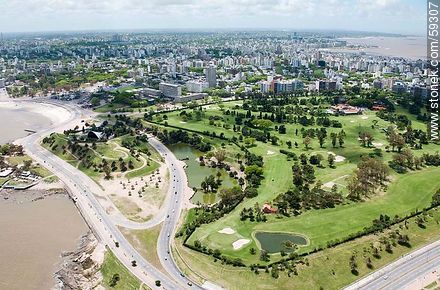 Vista aérea del parque del Club de Golf de Punta Carretas. Rambla Wilson y Avenida Dr. Juan. A. Cachón - Departamento de Montevideo - URUGUAY. Foto No. 59307