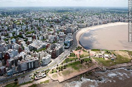 Vista aérea de Trouville, rambla Gandhi - Departamento de Montevideo - URUGUAY. Foto No. 59335