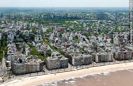 Vista aérea de playa Pocitos Av. Brasil, calles José Martí, Ramón Masini, Guayaquí y Gabriel Pereira - Departamento de Montevideo - URUGUAY. Foto No. 59282