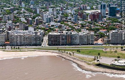 Vista aérea de la rambla Rep. del Perú y Basilio Pereira de la Luz - Departamento de Montevideo - URUGUAY. Foto No. 59323
