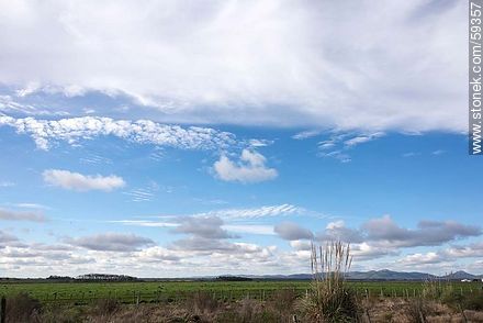 Campo uruguayo con variedad de nubes -  - URUGUAY. Foto No. 59357