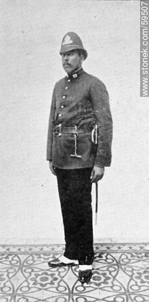 Policía de la Capital. Guardia civil en traje de diario. 1909. - Departamento de Montevideo - URUGUAY. Foto No. 59507