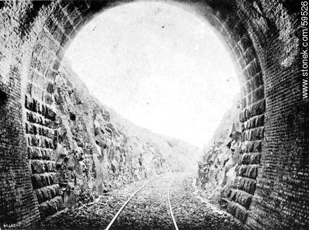 Túnel del Ferrocarril Central del Uruguay en Tambores. -  - URUGUAY. Foto No. 59526