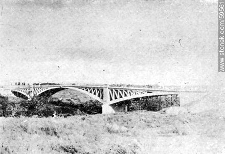Puente sobre el arroyo Solís Grande. Construido por los señores Monteverde y Fabini, 1909 -  - URUGUAY. Foto No. 59561